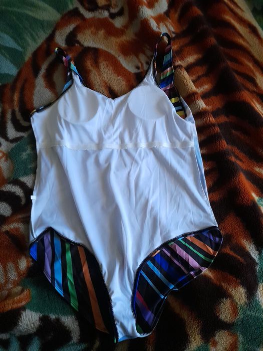 Продам новый купальник