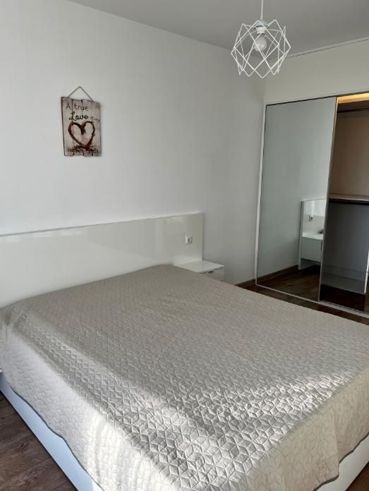 Двустаен апартамент в жк. Христо Смирненски