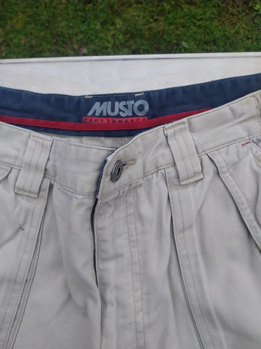 Продавам 3 броя къси панталони