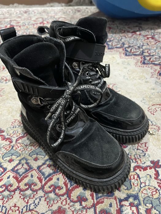 Продам сапожки для девочек