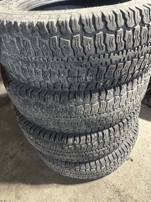 Продам комплект шин