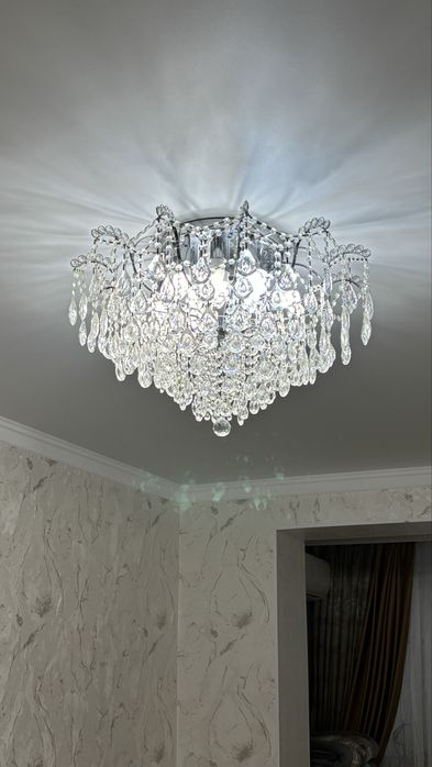 Люстра сатылады.