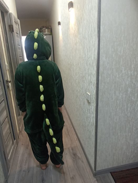 Продам пижаму дракон.