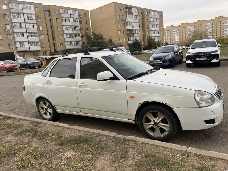 Продам Приора 16 клапан с выемкой