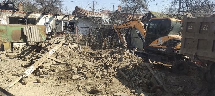 Демонтаж снос домов любого типа строения.
