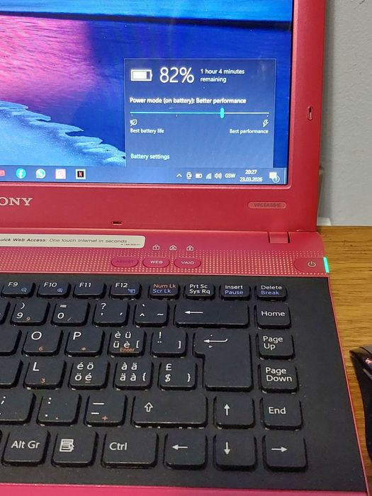 Laptop Sony Vaio i3 370M 2,4Ghz, 4GB, 320GB, Radeon HD 5400 512MB, W10