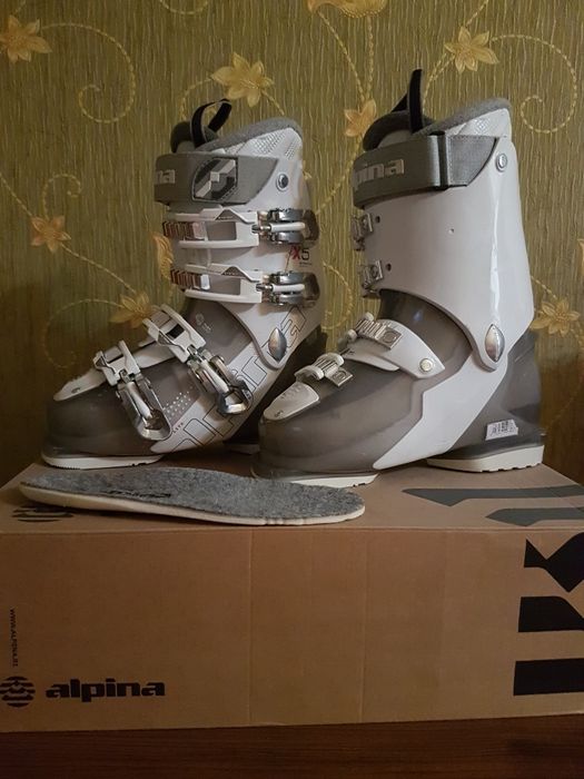 Горнолыжные ботинки Alpina