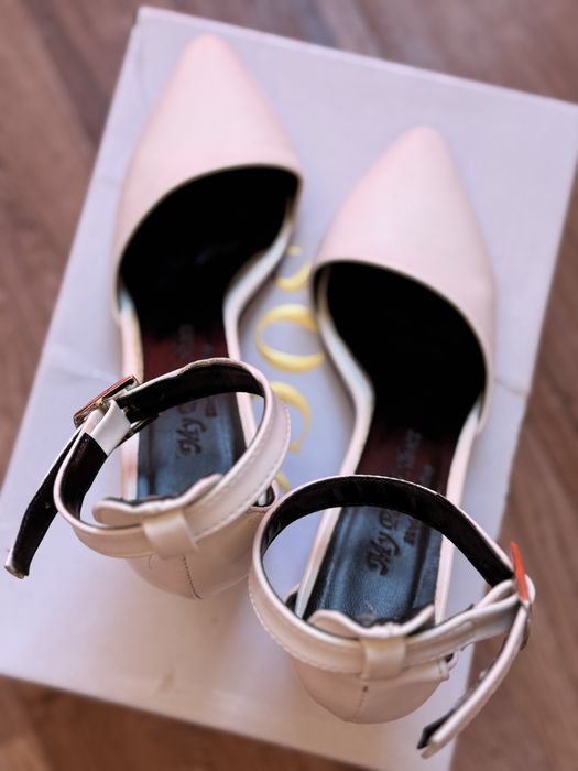 Женская обувь 37 рр