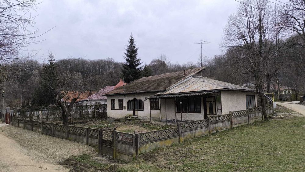 Casa 120mp + teren 700m2 + 20mp anexe, gaze, curent,in Mislea,Prahova