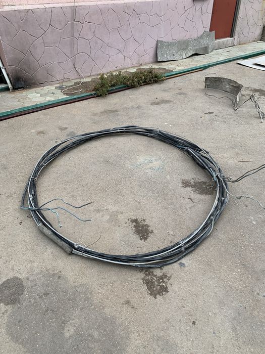 трехфазный подвесной силовой кабель