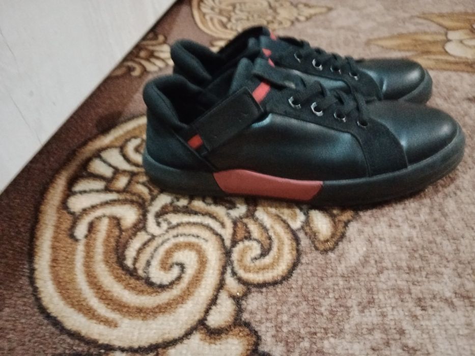 Продам кеды на мальчика