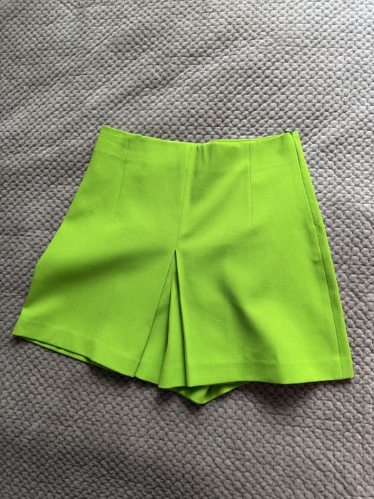 Комлект Zara сако и къси панталони