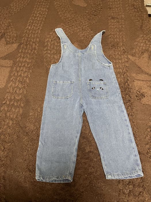 Продам джинсовый комбинезон