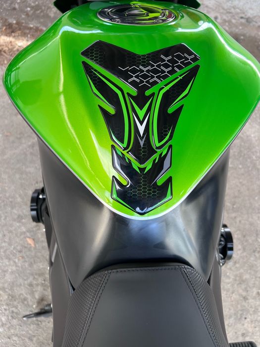 Протектори за резервоар червени и зелени универсални