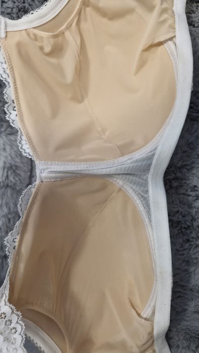 Сутиен Амоена нов за протези