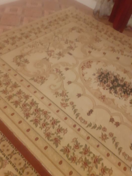 Кілем сатылады.кілем.