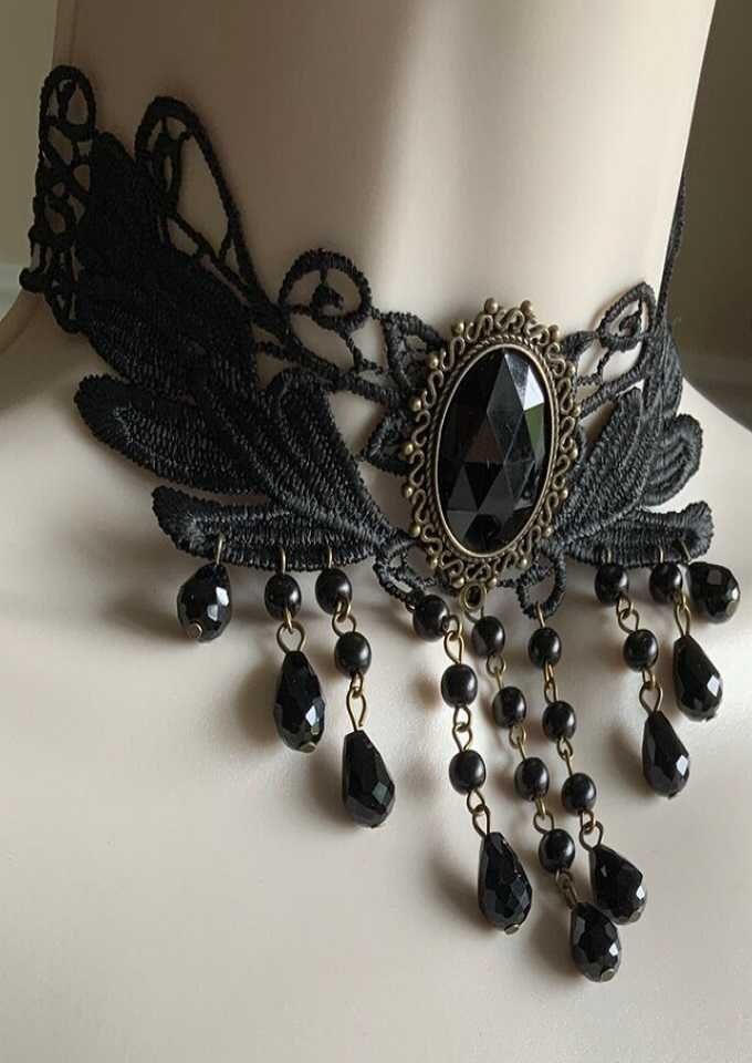 Choker brodat in forma de V stil gotic Lugoj OLX.ro