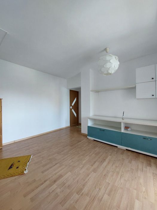 De vânzare - apartament 2 camere, decomandat.