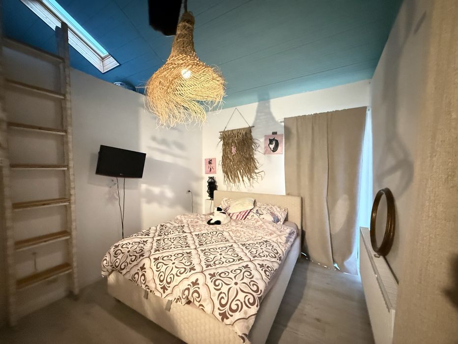 Închiriez casă P+1, complet mobilată și utilată, singur în curte