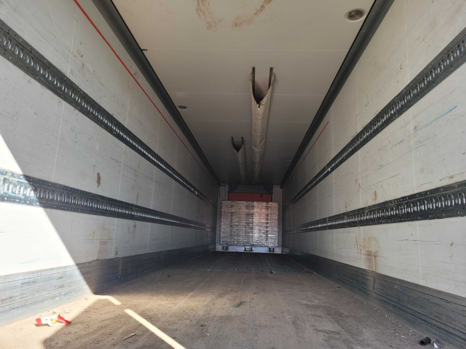 Sasiu semiremorca frigorifica cub schmitz axe saf rezervor roti picioare