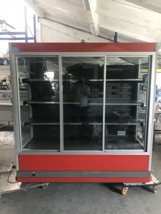 Хладилна витрина