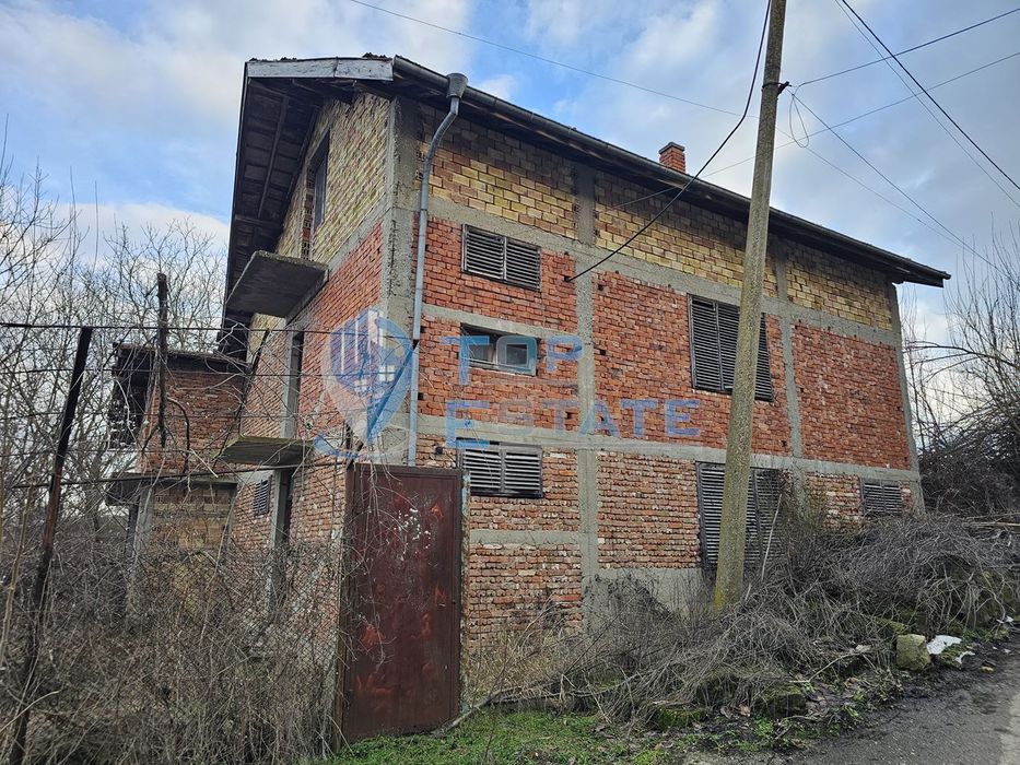 Продава се Къща в с. Пейчиново, Област Русе - 200 кв.м за 57 €/кв.м - Снимка #2