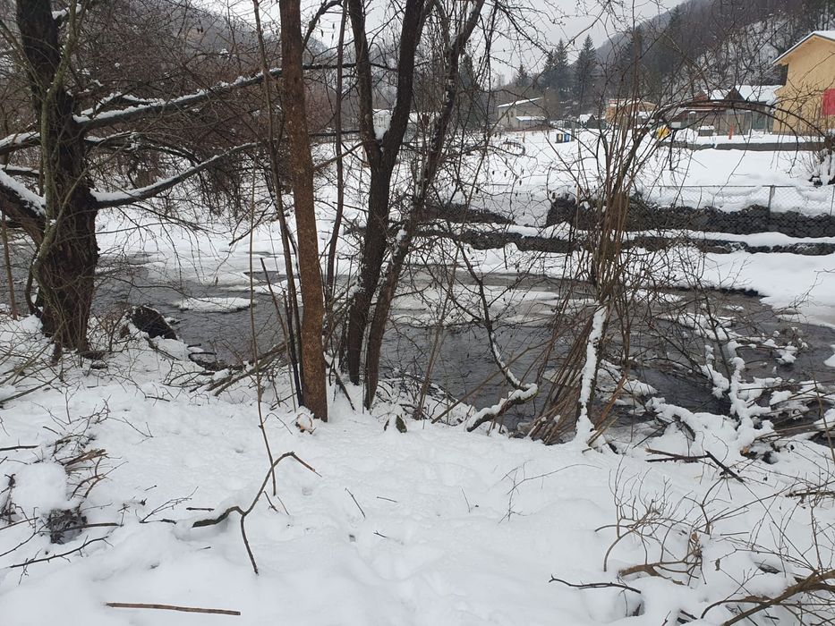 Vând teren intravilan