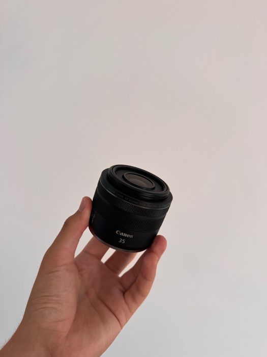 canon rf 35mm f/1.8 macro is stm като нов
