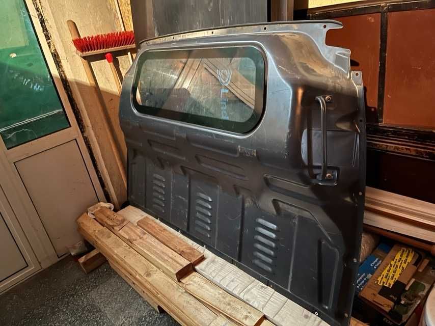 Преградна стена за Mercedes Vito W447 с прозорец и дръжка