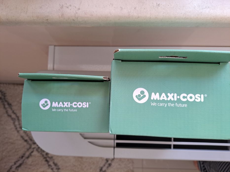 Чисто нови!!!Поставка-стойка за телефон и чаша за количка-Maxi Cosi