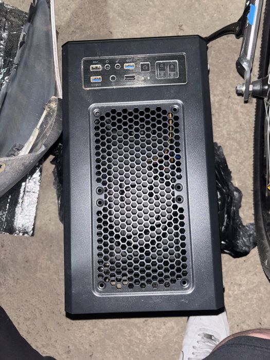 Vand Carcasa Pc Gaming