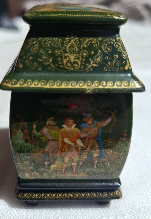 Casetă rusească autentică lac PALEKH 1994 – Pictată manual 5 laturi „Prințesa Broască”