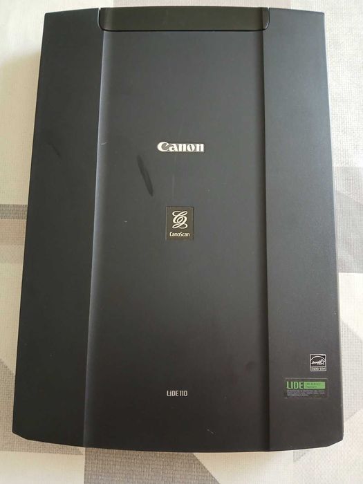 Продавам скенер CANON LIDE 110