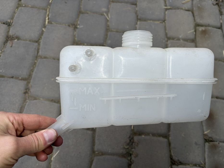 Расширительный бачок лада приора