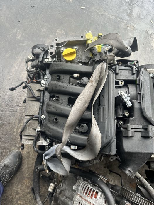 Двигатеь рено лалгус К4м ниссан альмера