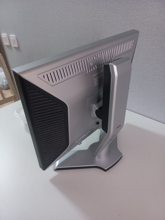 Монитор 15 Dell б/у