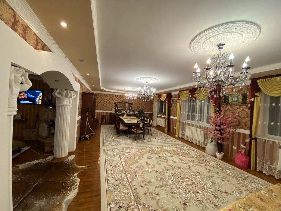 Продам Люстра для зала или холл
