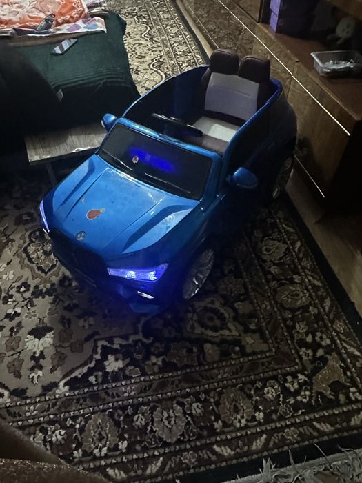 Продаю детскую машину