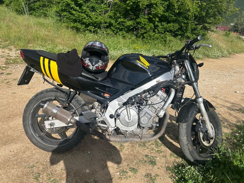 Продавам Honda cbr600