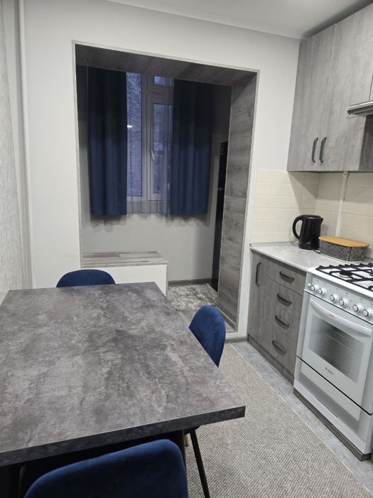 Срочно Чиланзар 8 Parus продам 1/3/4 кирпич балкон 1/3