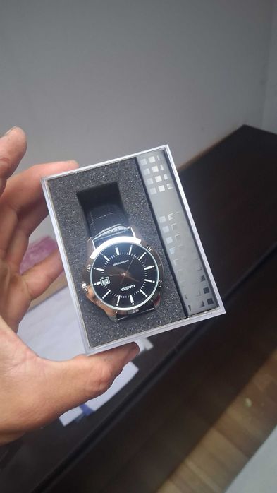 Часовник Casio.