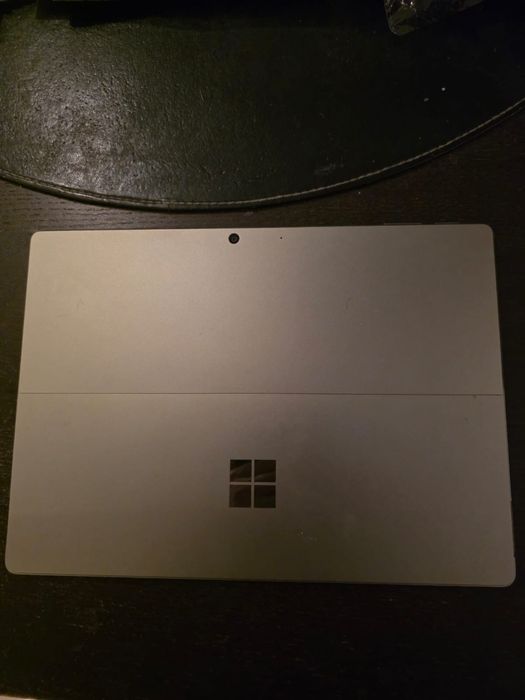 Microsoft Surface pro 9 desigilata, windows 11 preinstalat
