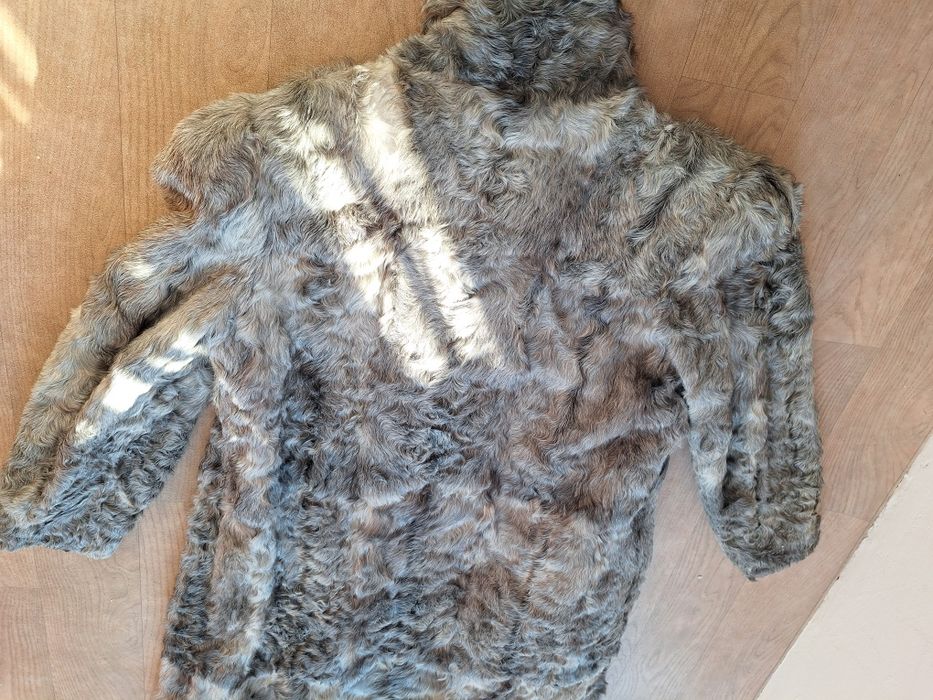 Сиво дамско дълго палто