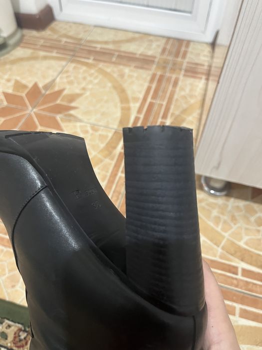 Сапог сатылады!