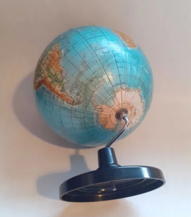 Glob pamantesc vechi,perioada comunista RSR, scolar ,diametru 20 cm
