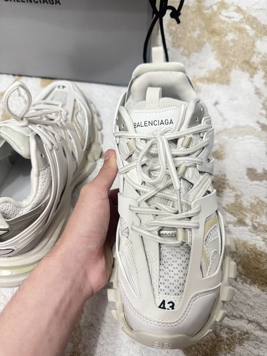 Balenciaga track Albi