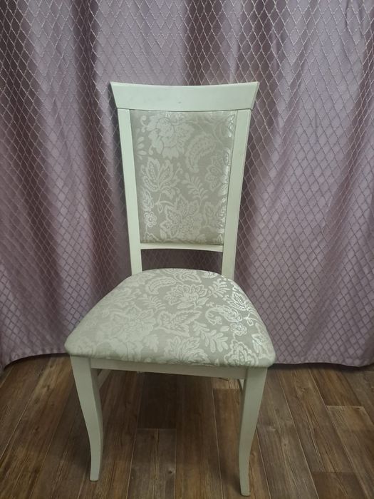 Продам  стулья  для зала