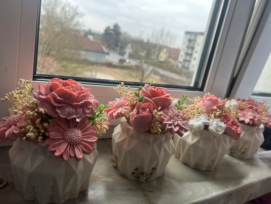 Flori din sapun parfumant si ceara de soia parfumanta