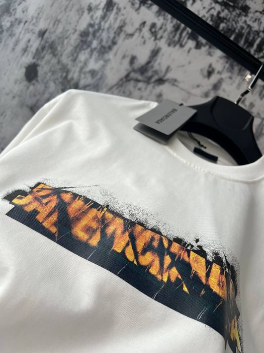 Tricou Balenciaga - calitate PREMIUM