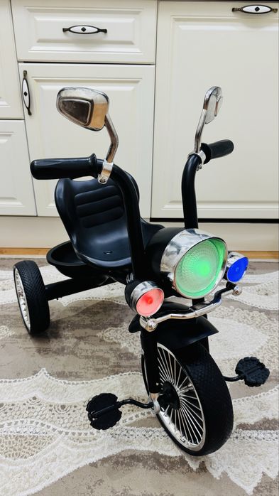 Детский трехколесный велосипед